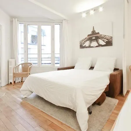 Apartments With A Gorgeous View 아파트 파리